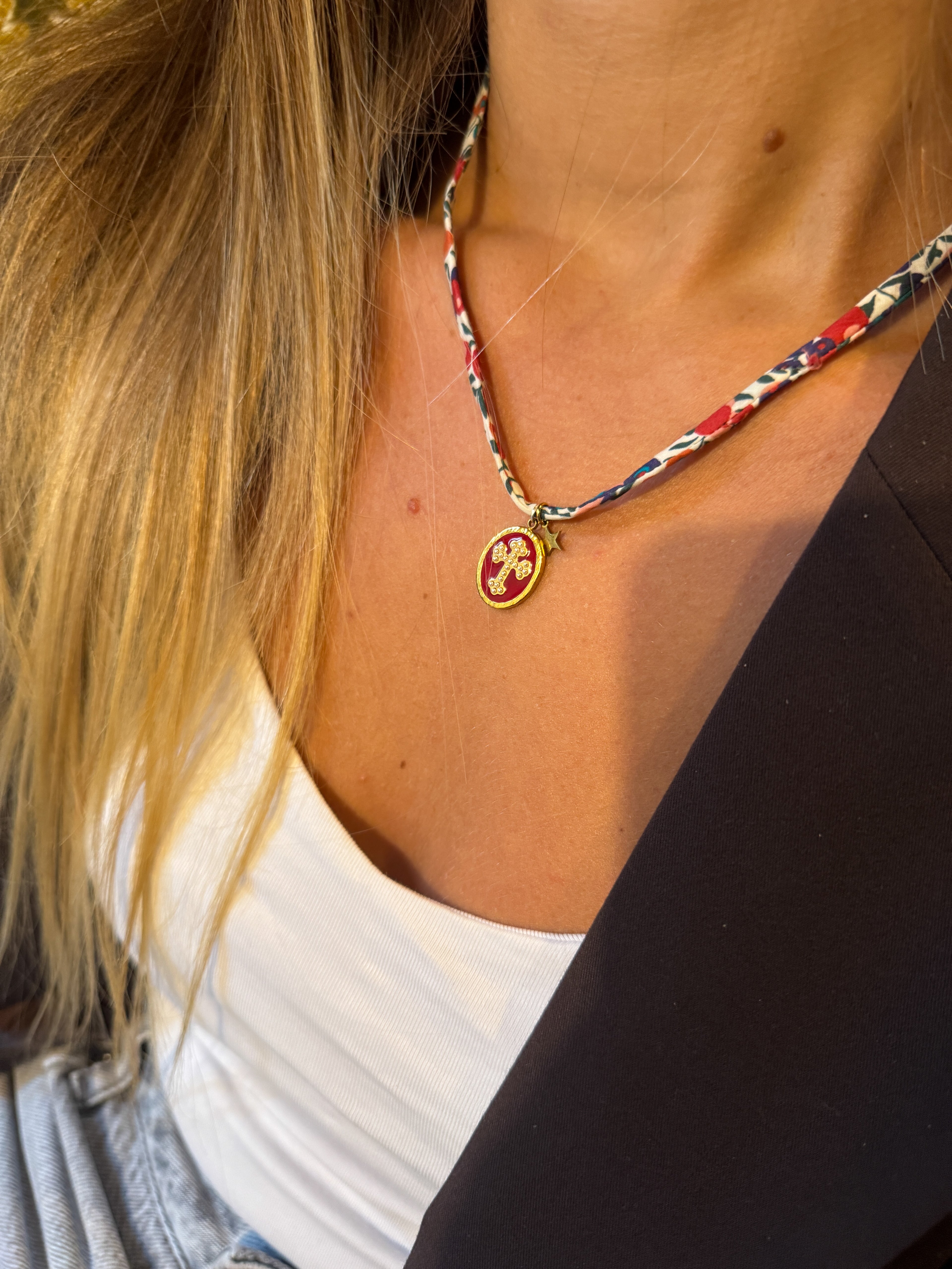 Collier Abba